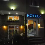 Town House 3* Tiran