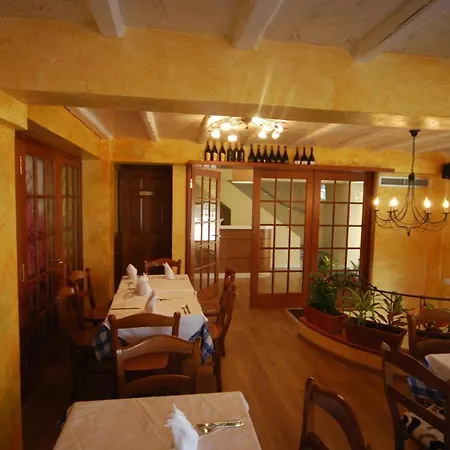 Hotell Town House Tirana