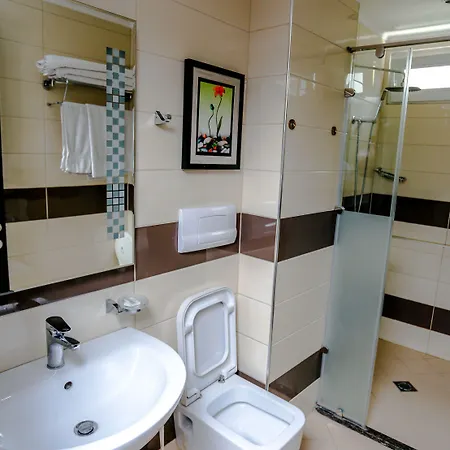 Town House Hotell 3*