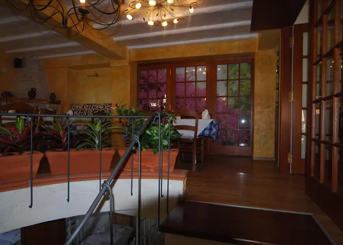 Town House 3*