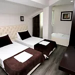 Hotel Town House