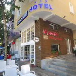Town House Hotel