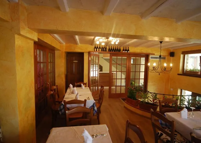 ホテル Town House ティラナ