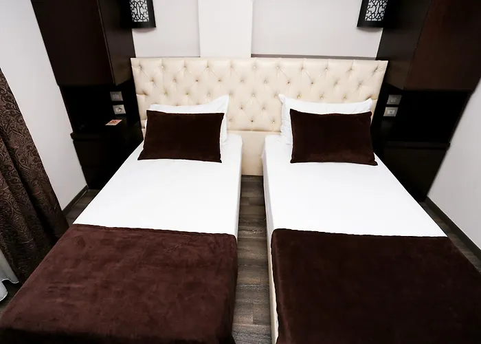 Hotel Town House 3*